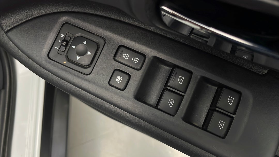 2018 Mitsubishi Outlander Es Adas 5 Seat (awd), Automatic, 67637 km, Drivers Side Door Panel Controls