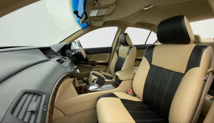 2010 Honda Accord 2.4L I-VTEC AT, Petrol, Automatic, 67,659 km, Right Side Front Door Cabin