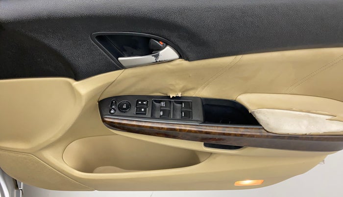 2010 Honda Accord 2.4L I-VTEC AT, Petrol, Automatic, 67,659 km, Driver Side Door Panels Control