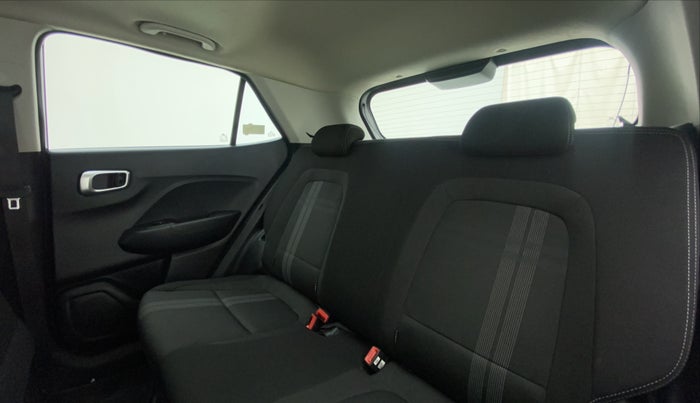 2019 Hyundai VENUE 1.0L Turbo GDI SX MT, Petrol, Manual, 18,852 km, Right Side Rear Door Cabin