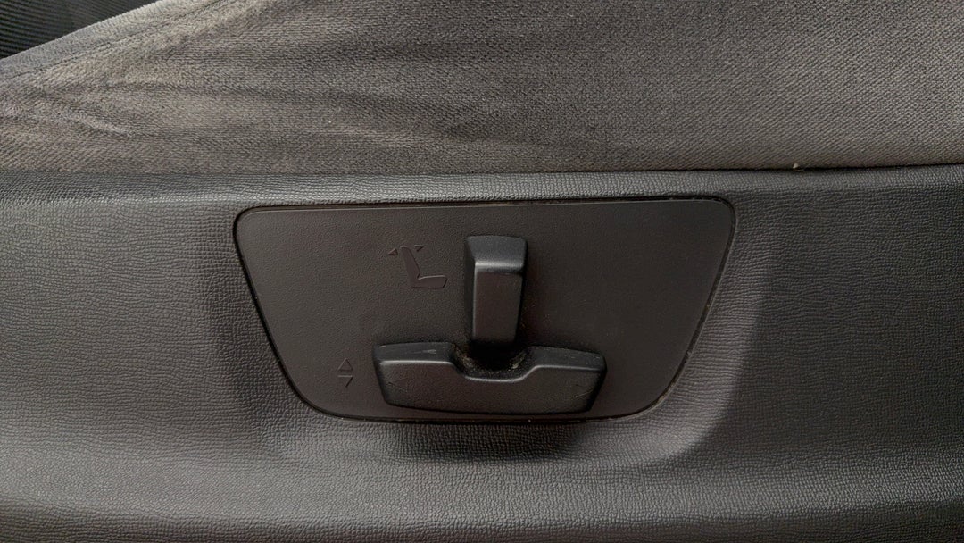 2016 Holden Colorado Ltz (4x4), Manual, 148953 km, Drivers Side Adjustment Panel