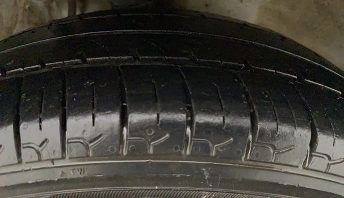 2016 Maruti Alto 800 LXI, Petrol, Manual, 42,496 km, Left Rear Tyre Tread