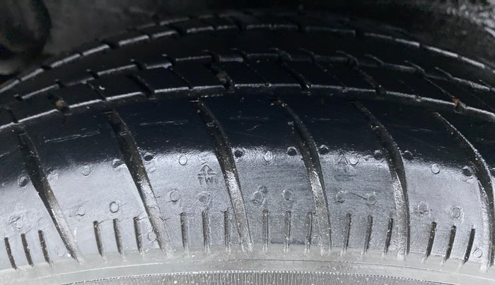 2015 Maruti Celerio VXI d, Petrol, Manual, 11,364 km, Right Rear Tyre Tread
