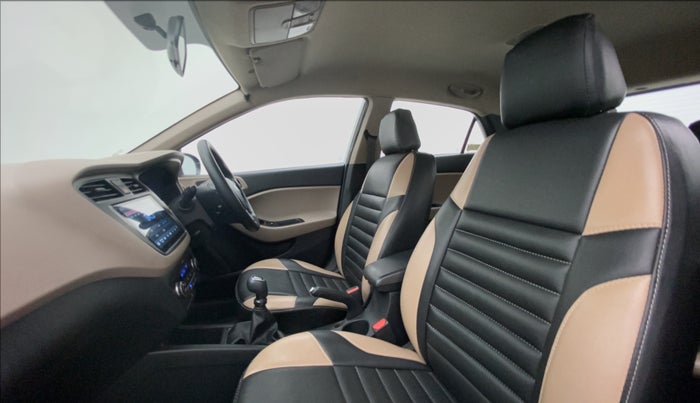 2016 Hyundai Elite i20 ASTA 1.2, Petrol, Manual, 32,920 km, Right Side Front Door Cabin View