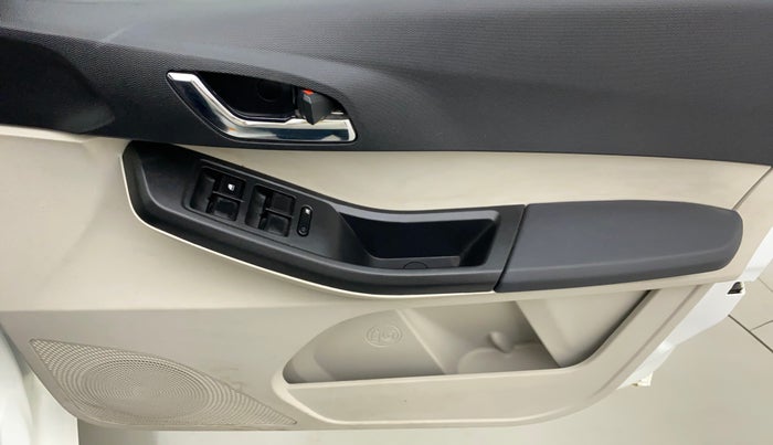 2022 Tata Tiago XZ PLUS CNG, CNG, Manual, 6,889 km, Driver Side Door Panels Control