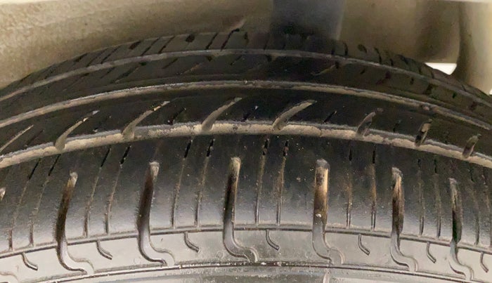 2017 Maruti Celerio VXI (O), Petrol, Manual, 69,699 km, Left Rear Tyre Tread