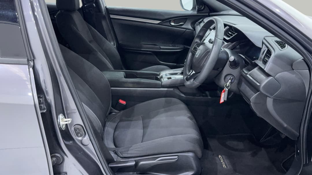 2017 Honda Civic Vti, Automatic, 94901 km, Right Side Front Door Cabin View