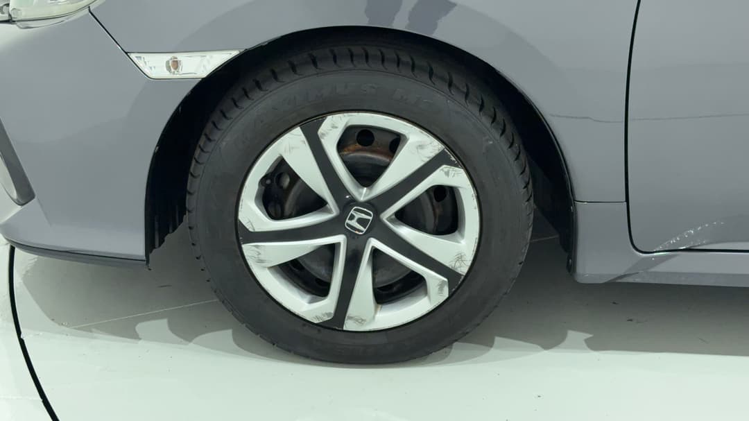 2017 Honda Civic Vti, Automatic, 94901 km, Left Front Wheel