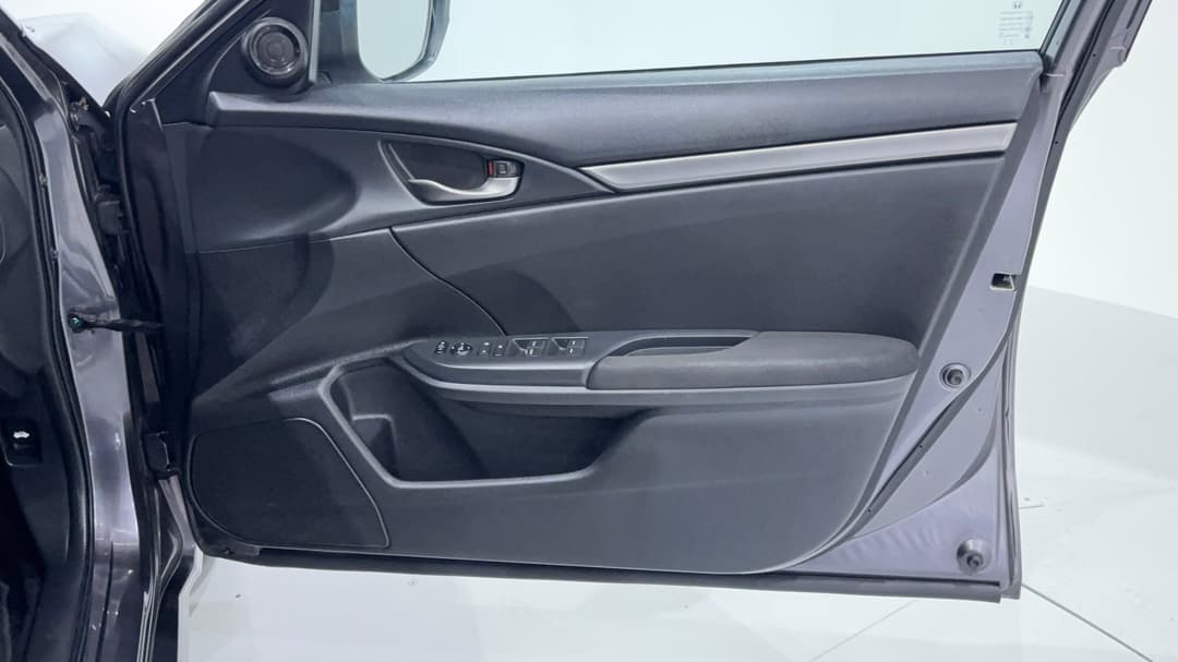 2017 Honda Civic Vti, Automatic, 94901 km, Speaker View