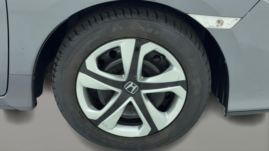 2017 Honda Civic Vti, Automatic, 94901 km, Right Front Wheel