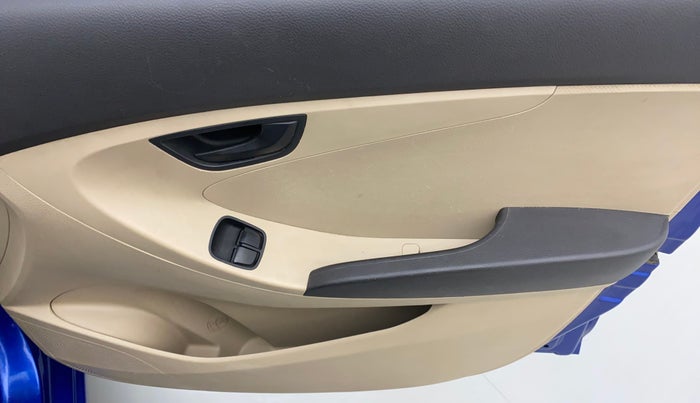 2014 Hyundai Eon MAGNA +, Petrol, Manual, 78,428 km, Driver Side Door Panels Control