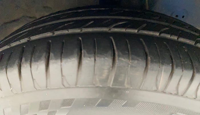 2014 Hyundai Eon MAGNA +, Petrol, Manual, 78,428 km, Right Front Tyre Tread