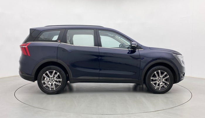 2021 Mahindra XUV700 AX 7 LUXURY P AT 7 STR, Petrol, Automatic, 60,721 km, Right Side View