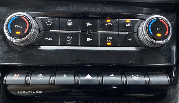 2021 Mahindra XUV700 AX 7 LUXURY P AT 7 STR, Petrol, Automatic, 60,721 km, Automatic Climate Control