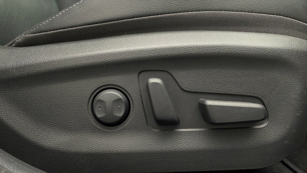 2019 Hyundai i30 Premium, Automatic, 31452 km, Drivers Side Adjustment Panel