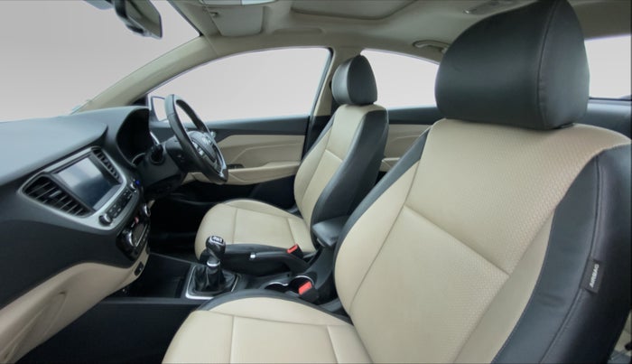 2018 Hyundai Verna 1.6 SX (O) CRDI MT, Diesel, Manual, 49,259 km, Right Side Front Door Cabin View