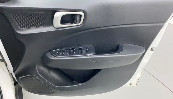 2019 Hyundai VENUE SX 1.0 TURBO, Petrol, Manual, 99,715 km, Driver Side Door Panels Control