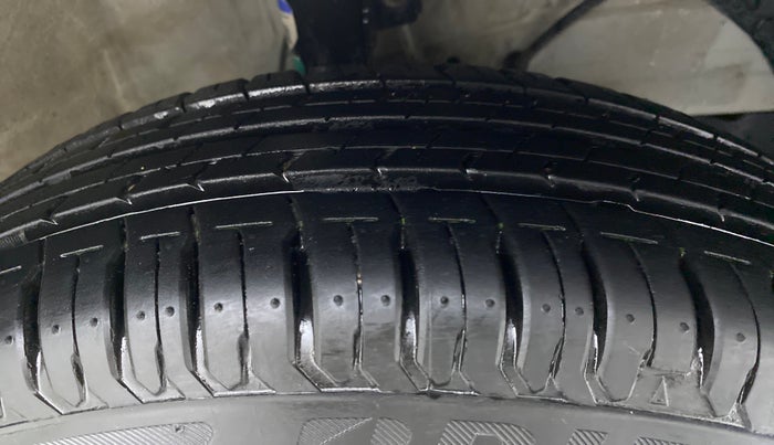 2019 Maruti Dzire VXI, Petrol, Manual, 13,588 km, Right Front Tyre Tread