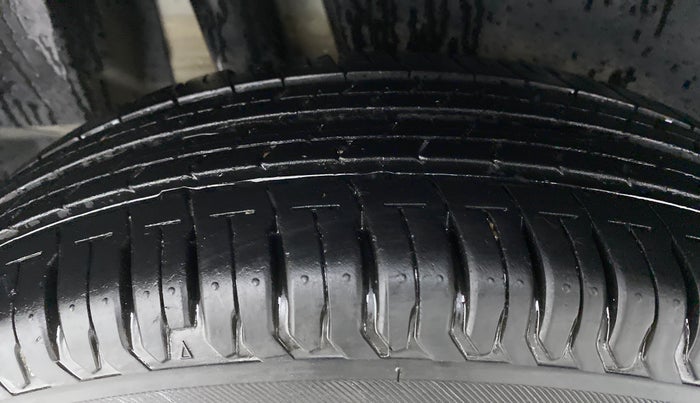2019 Maruti Dzire VXI, Petrol, Manual, 13,588 km, Right Rear Tyre Tread