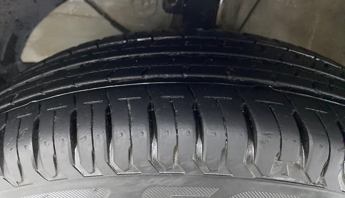 2019 Maruti Dzire VXI, Petrol, Manual, 13,588 km, Left Front Tyre Tread