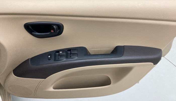 2010 Hyundai i10 MAGNA 1.2 KAPPA2, Petrol, Manual, 76,653 km, Driver Side Door Panels Control