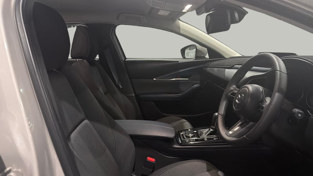2025 Mazda CX-30 G20 Evolve (FWD), Automatic, 11733 km, Right Side Front Door Cabin View