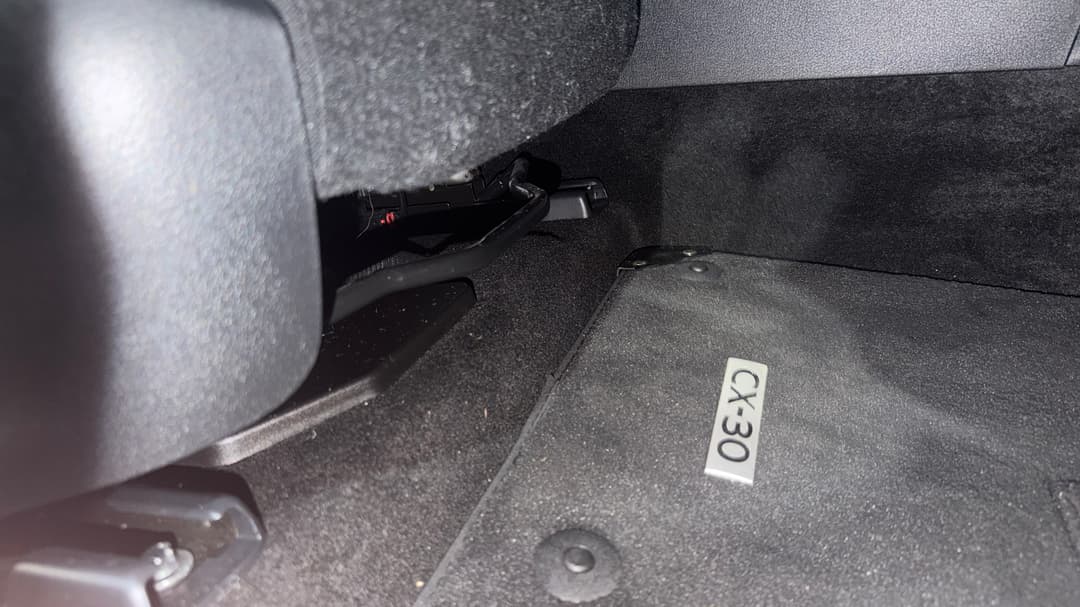 2025 Mazda CX-30 G20 Evolve (FWD), Automatic, 11733 km, Drivers Side Adjustment Panel