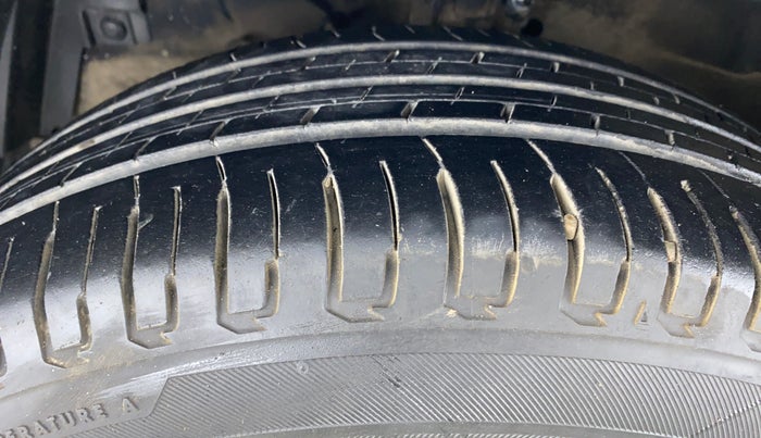 2015 Maruti Ertiga ZDI, Diesel, Manual, 58,530 km, Left Front Tyre Tread