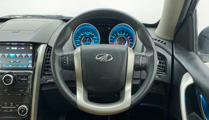 2020 Mahindra XUV500 W11 AT, Diesel, Automatic, 62,948 km, Steering Wheel Close Up