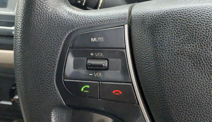 2014 Hyundai Elite i20 MAGNA 1.2, Petrol, Manual, 64,321 km, Steering wheel - Sound system control has minor damage