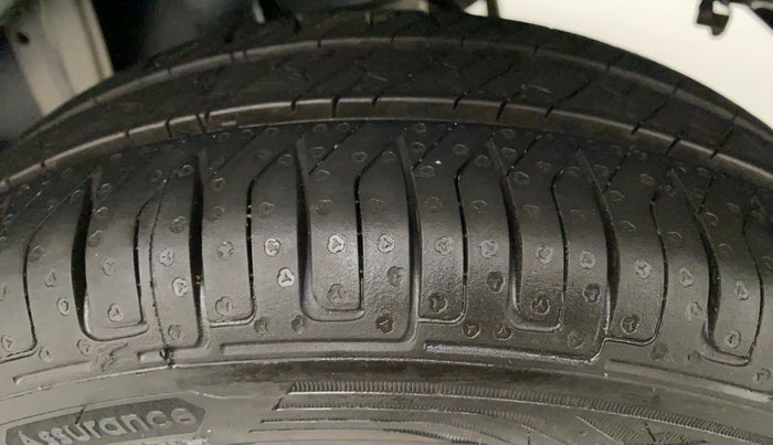 2015 Maruti Alto K10 VXI P, Petrol, Manual, 24,700 km, Left Rear Tyre Tread