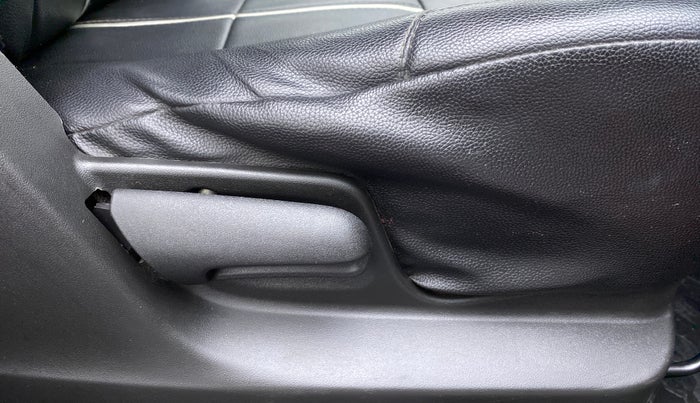 2015 Maruti Swift VXI D, Petrol, Manual, 43,837 km, Driver Side Adjustment Panel