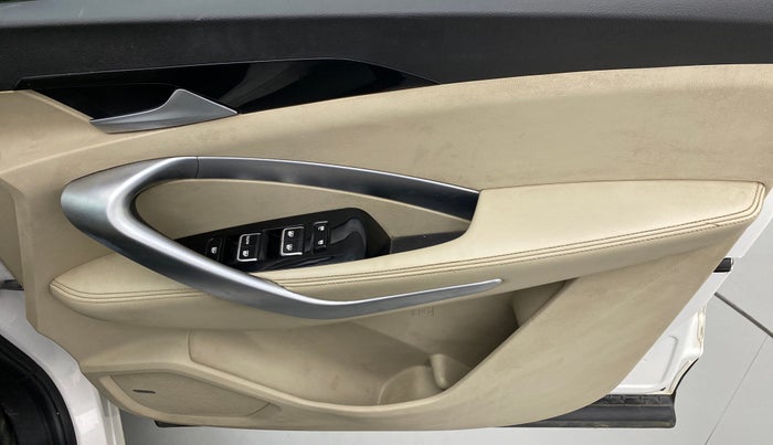 2021 MG HECTOR SHARP 2.0 DIESEL, Diesel, Manual, 94,595 km, Driver Side Door Panels Control