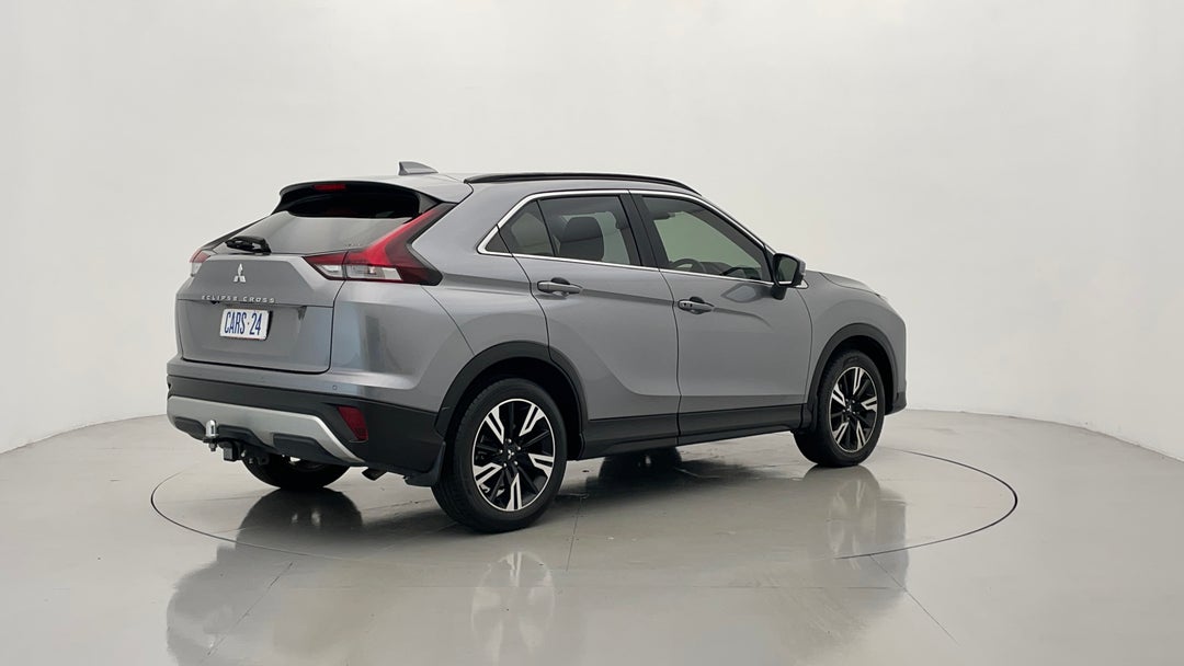 Right Back Diagonal (45- Degree) View