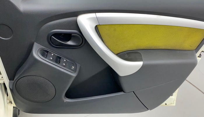 2014 Renault Duster 110 PS RXL ADVENTURE, Diesel, Manual, 1,01,055 km, Driver Side Door Panels Control