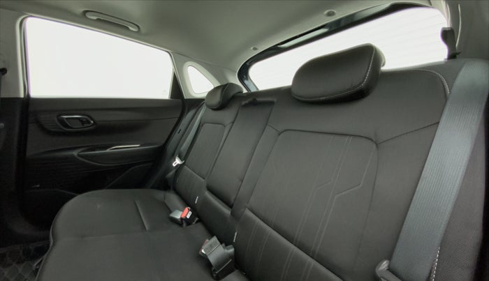 2021 Hyundai NEW I20 ASTA (O) 1.5 CRDI MT, Diesel, Manual, 13,315 km, Right Side Rear Door Cabin