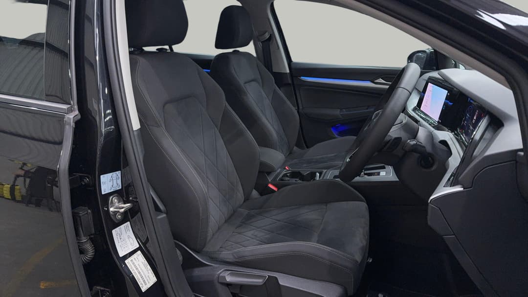 2021 Volkswagen Golf 110tsi Life, Automatic, 34745 km, Right Side Front Door Cabin View