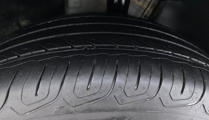 2021 Skoda KUSHAQ AMBITION 1.0 TSI AT, Petrol, Automatic, 8,956 km, Left Front Tyre Tread