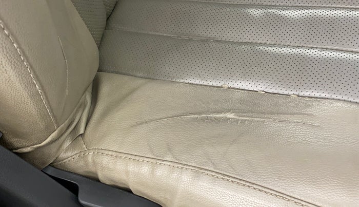 2014 Nissan Terrano XL P, Petrol, Manual, 43,435 km, Driver seat - Cover slightly torn