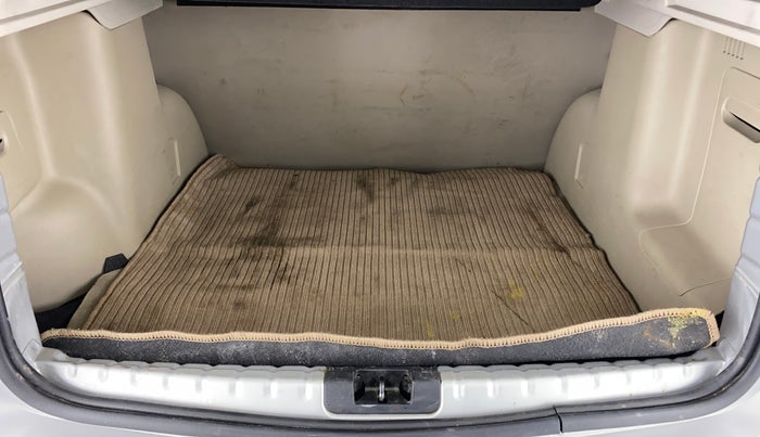 2014 Nissan Terrano XL P, Petrol, Manual, 43,435 km, Boot Inside