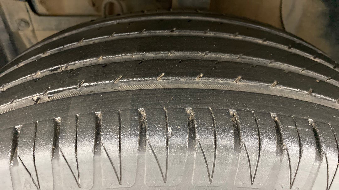 Left Front Tyre Tread