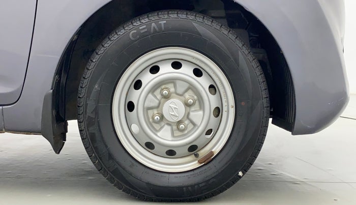 2015 Hyundai Eon ERA PLUS, Petrol, Manual, 32,322 km, Right Front Wheel