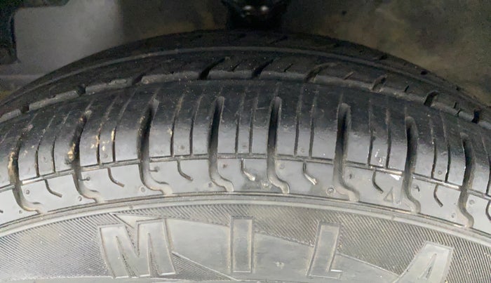 2015 Hyundai Eon ERA PLUS, Petrol, Manual, 32,322 km, Left Front Tyre Tread