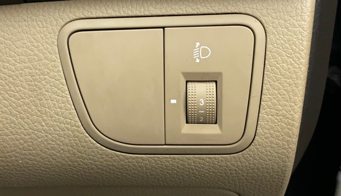 2015 Hyundai Eon ERA PLUS, Petrol, Manual, 32,322 km, Dashboard - Headlight height adjustment not working