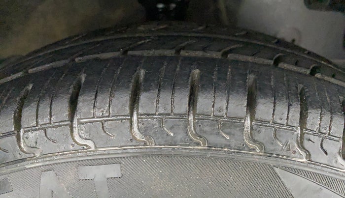 2015 Hyundai Eon ERA PLUS, Petrol, Manual, 32,322 km, Right Front Tyre Tread