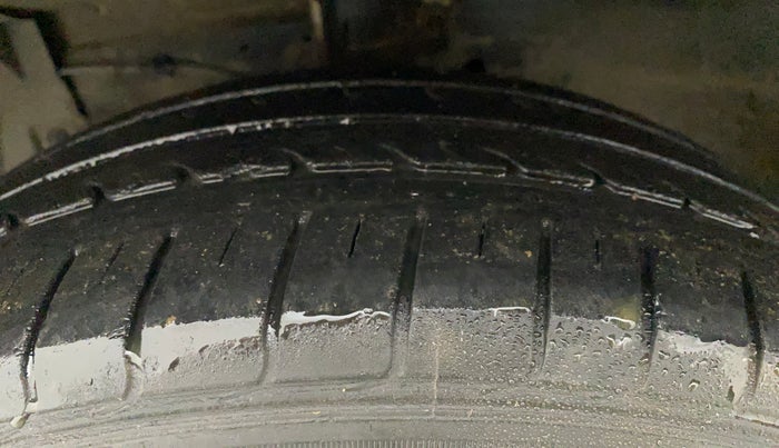 2018 Maruti Ciaz DELTA 1.5 SHVS MT PETROL, Petrol, Manual, 36,472 km, Left Front Tyre Tread