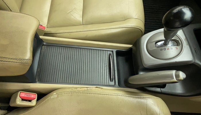 2010 Honda Civic 1.8L I-VTEC V AT, Petrol, Automatic, 1,14,075 km, Gear Lever