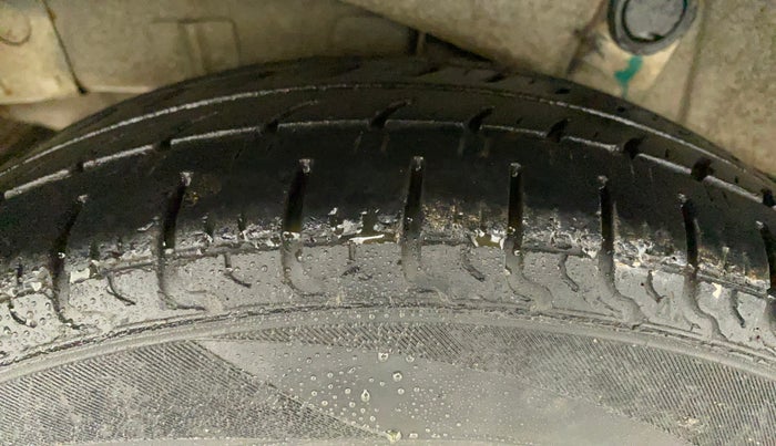 2011 Hyundai Santro Xing GLS, Petrol, Manual, 56,061 km, Right Rear Tyre Tread