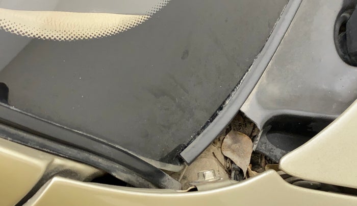 2011 Hyundai Santro Xing GLS, Petrol, Manual, 56,061 km, Bonnet (hood) - Cowl vent panel has minor damage