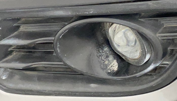 2016 Maruti Ciaz VXI, Petrol, Manual, 39,516 km, Left fog light - Not working